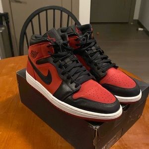 Air Jordan 1 Mid Gym Red Black